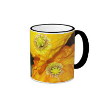 Taza de oro del campanero de las amapolas