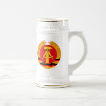Taza del escudo de armas de la Alemania Oriental