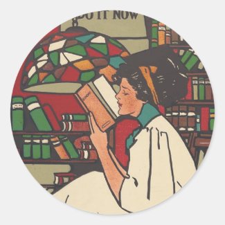 TEE Book Worm Round Sticker