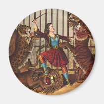 TEE Lion Queen magnets