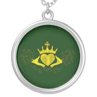 The Claddagh (Gold) necklace