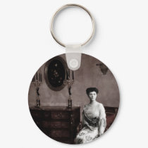 The feminine ghost keychains