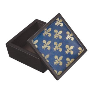 The fleur-de-lis or fleur-de-lys premium keepsake box