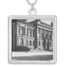 The Palace of the regional delegation Necklaces
