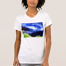 Tormenta panorámica de Blue&Yellow y árboles que b Camisetas