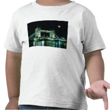 Tower Bridge at Night, London, England Tshirt
