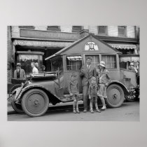Travelling Musician, Antique Car, 1929 Poster