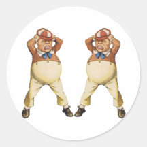 TWEEDLEDEE & TWEEDLEDUM IN WONDERLAND ROUND STICKER