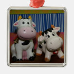 Two smiling cows ornament