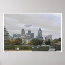 UFO sobre Londres Posters