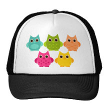 Un manojo brillante de búhos gorro