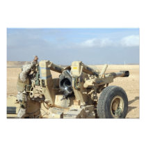 US Marines prepare to fire a howitzer 2