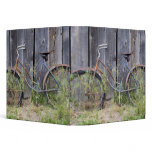 USA, Oregon, Bend. A dilapidated old bike binders