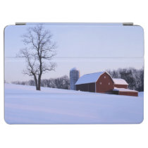 USA, Virginia, Shenandoah Valley, Barn iPad Air Cover at Zazzle
