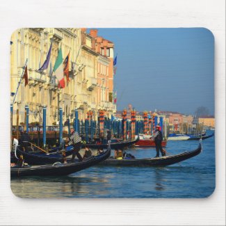 Venetian gondoliers mouse pad