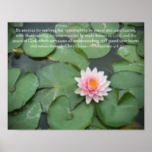Verso rosado y verde de la flor w/Bible del cojín  Poster