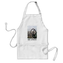 VICTORIAN OLD ENGLAND UK APRONS