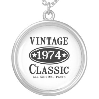 Vintage 1974 Classic Jewelry
