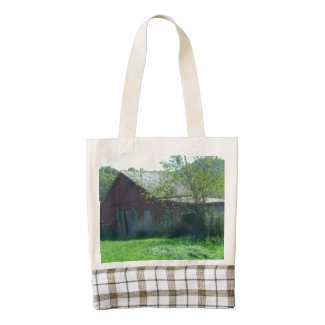 Vintage Decaying Barn Zazzle HEART Tote Bag