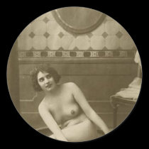 Vintage Nudes (86) Round Stickers