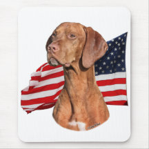 Viszla head with Flag mousepad