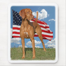 Viszla hunting dog with flag Mousepad