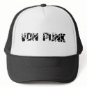 Von Punk trucker hat.
