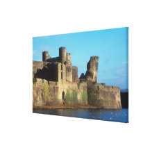 Wales - Caerphilly castle, with a view of the Canvas Print