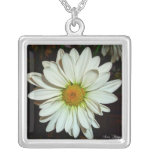 White Daisy Flower Necklace necklaces