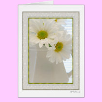 White glass with daisies 2 cards