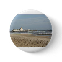 Winter day on Bournemouth beach Pinback Buttons