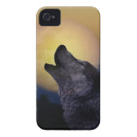 Wolf howling at the moon iPhone 4 cover