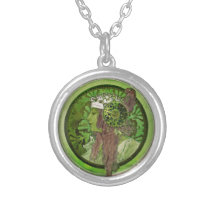 Woman in Green - LAUREL Necklace