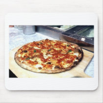 WORLD FAMOUS NEW YORK PIZZA mousepads