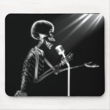 X-RAY SKELETON SINGING ON RETRO MIC - B&W MOUSEPAD