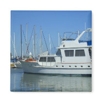 Yacht magnet