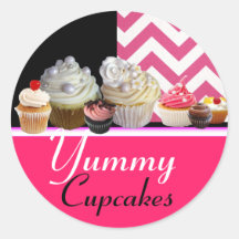 YUMMY BIRTHDAY CUPCAKES / PINK WHITE CHEVRON ROUND ROUND STICKER