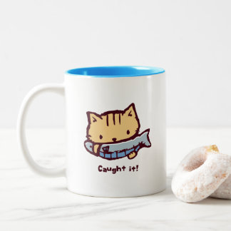 大きなお魚ゲット!| Big Catch! Cute Kitten with a Fish Two-Tone Coffee Mug