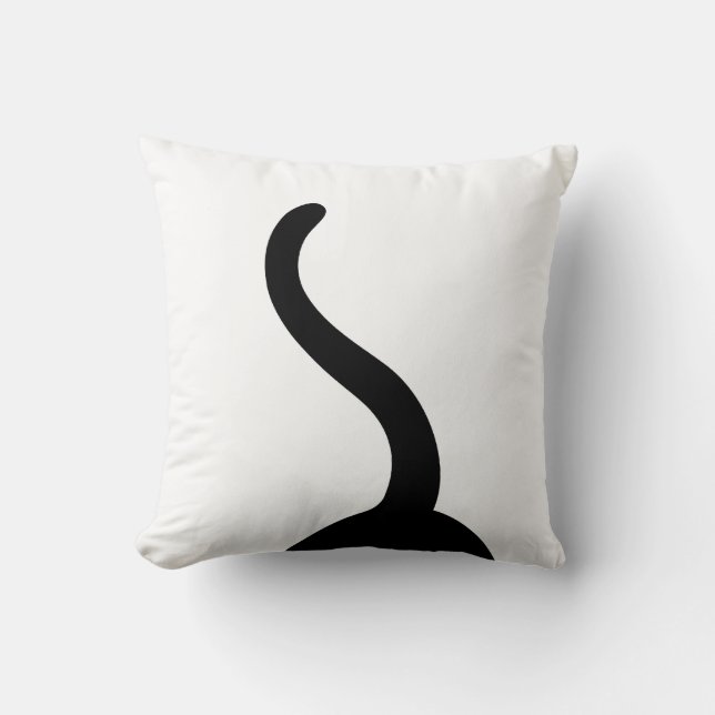 黒猫しっぽ　クッション THROW PILLOW (Front)