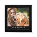 Search for black and white gift boxes Simple