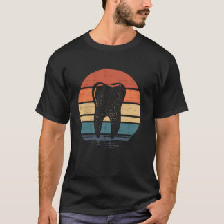 0 Retro Molar Tooth Dentist Presents for Hygienist T-Shirt