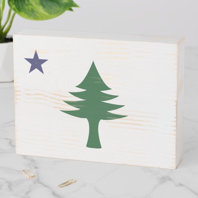 1901 Maine Flag Wooden Box Sign (In Situ Horizontal)