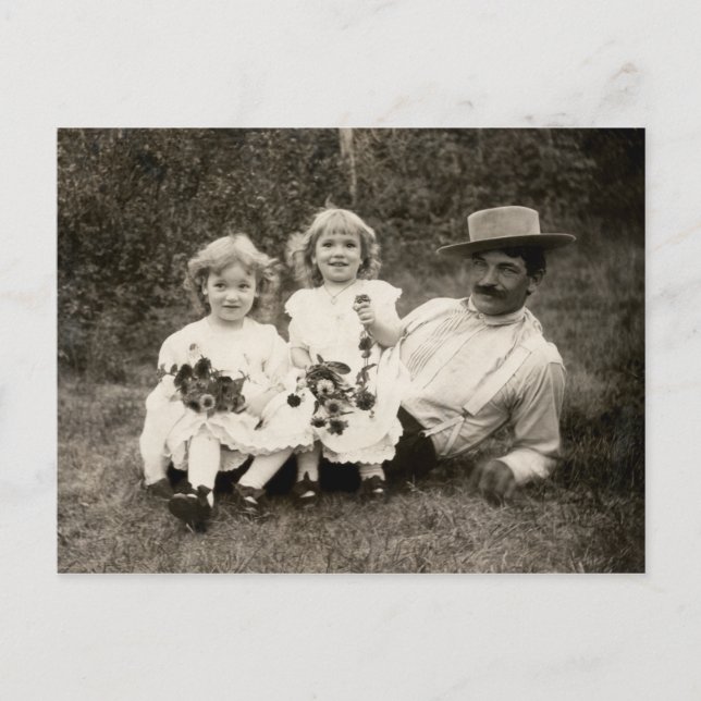 1905 A father and his daughters Postcard (Front)