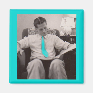 1930s reading the paper magnet