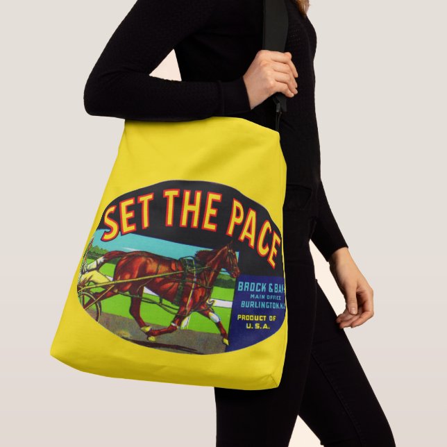 1930s Set the Pace vegetable crate label Crossbody Bag (Close Up)