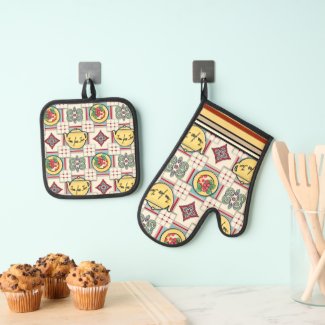 1940s Kitchen Pattern w/Yellow Teapots