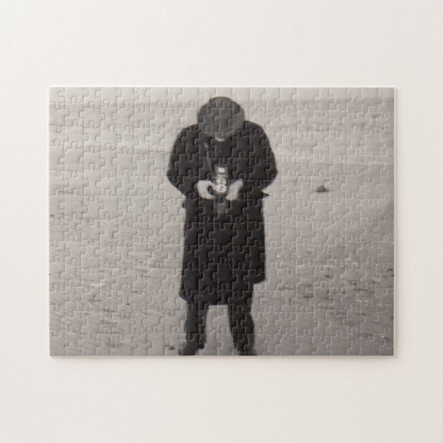 1940s photographer on the beach jigsaw puzzle (Horizontal)