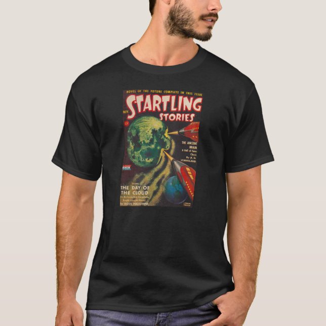 1942 STARTLING STORIES SCIENCE FICTION PULP T-Shirt (Front)