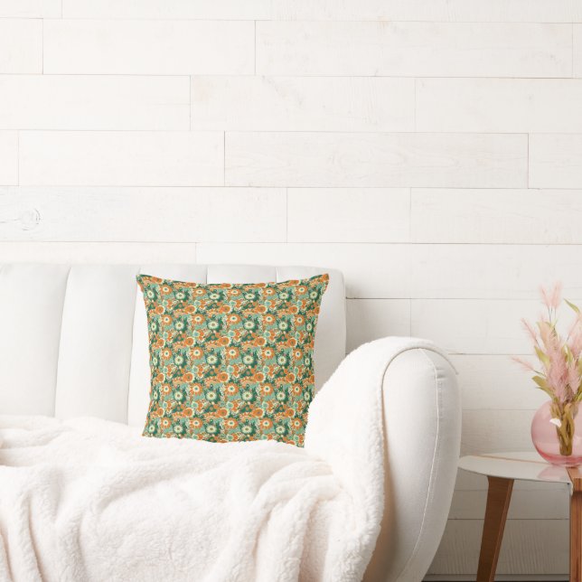 1970s Retro Floral Pattern Throw Pillow (Couch)