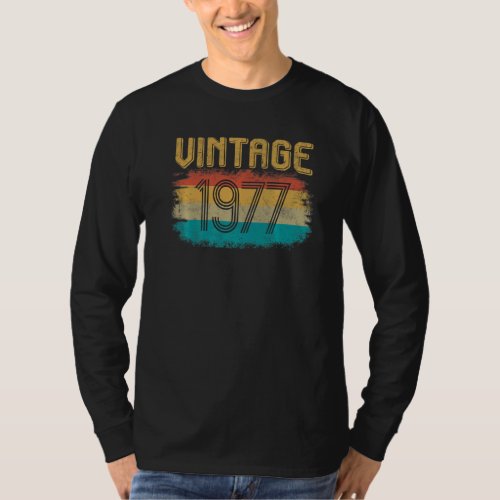 1977 Birthday  Retro Birthday Vintage 1977 T_Shirt